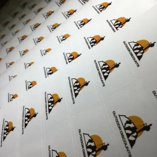 Labels printed on Paper labels – white uncoated (sheets)